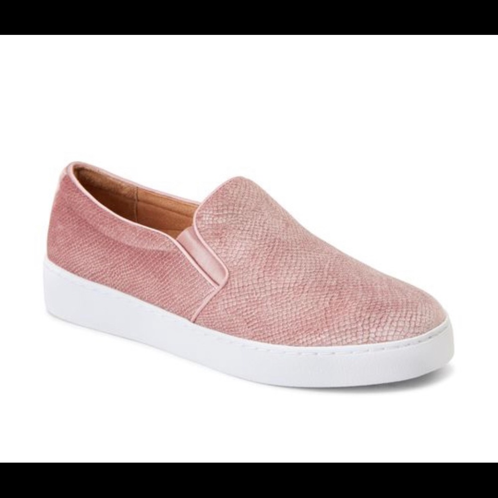 Vionic Midi Velvet Slip on Sneaker